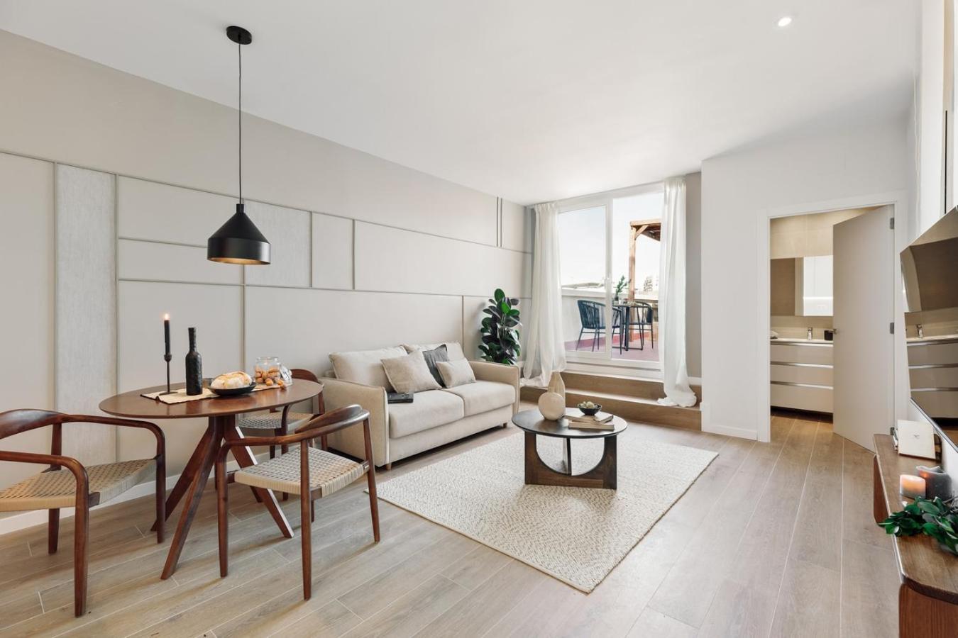 Isola - 1 Bedroom And Terrace In Eixample Dreta Barcelona